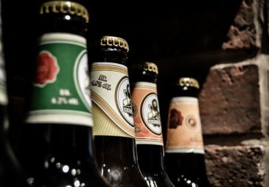 Polacy piją coraz mniej piwa. Branża piwowarska zaniepokojona [WIDEO]